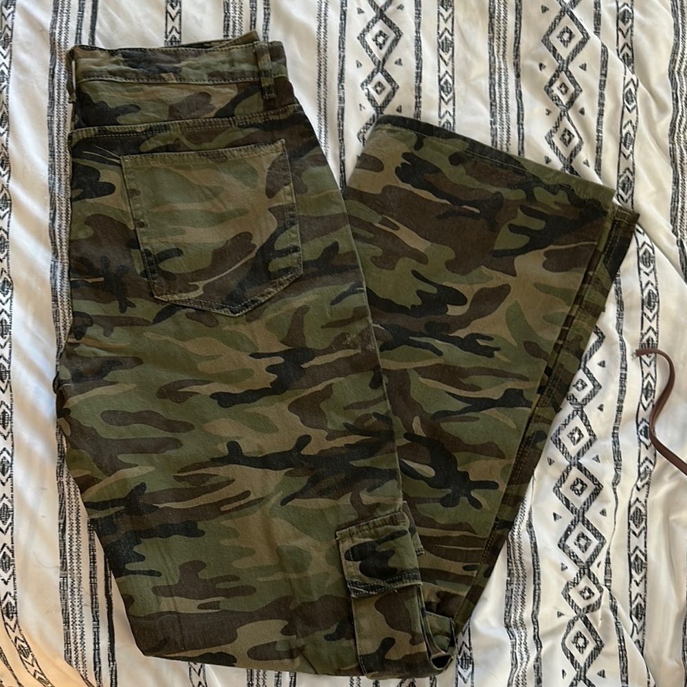Camouflage Cargo Pants SHEIN size Large tall wide legs